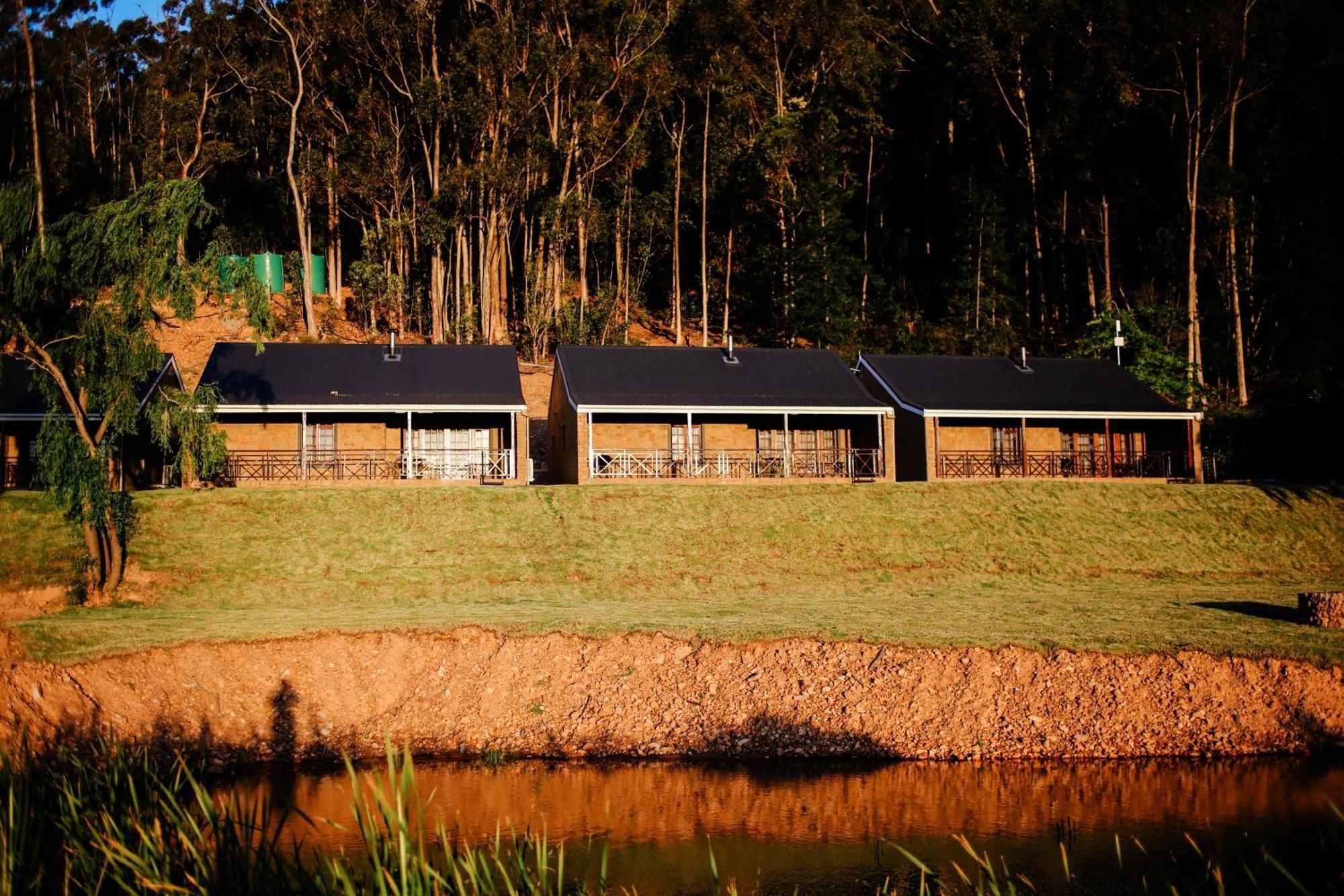 Montmartre Chalets & Venue Franschhoek Bagian luar foto