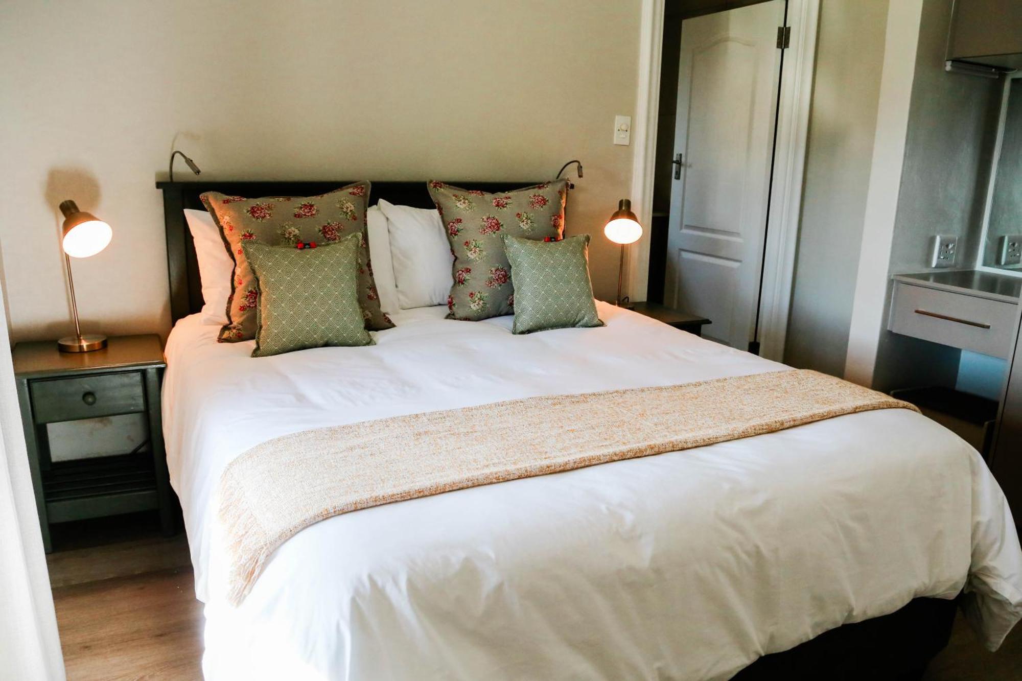 Montmartre Chalets & Venue Franschhoek Bagian luar foto