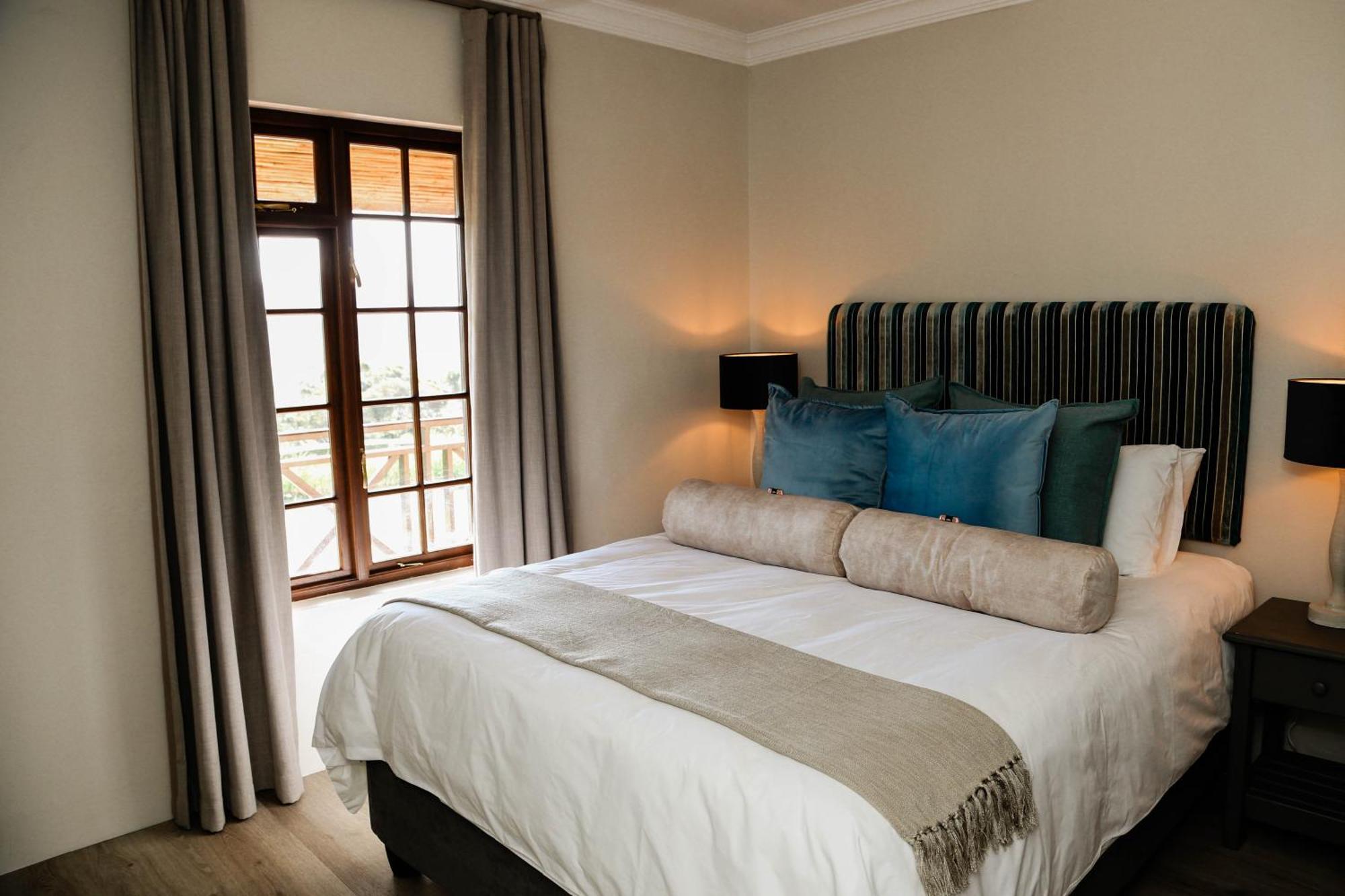 Montmartre Chalets & Venue Franschhoek Bagian luar foto